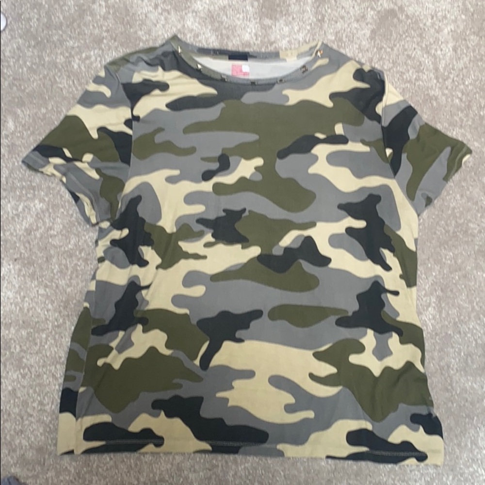 Camo dressy tee